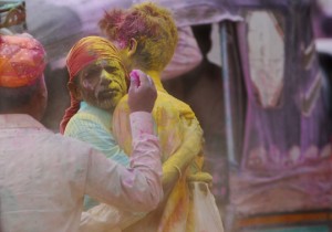 Holi play
