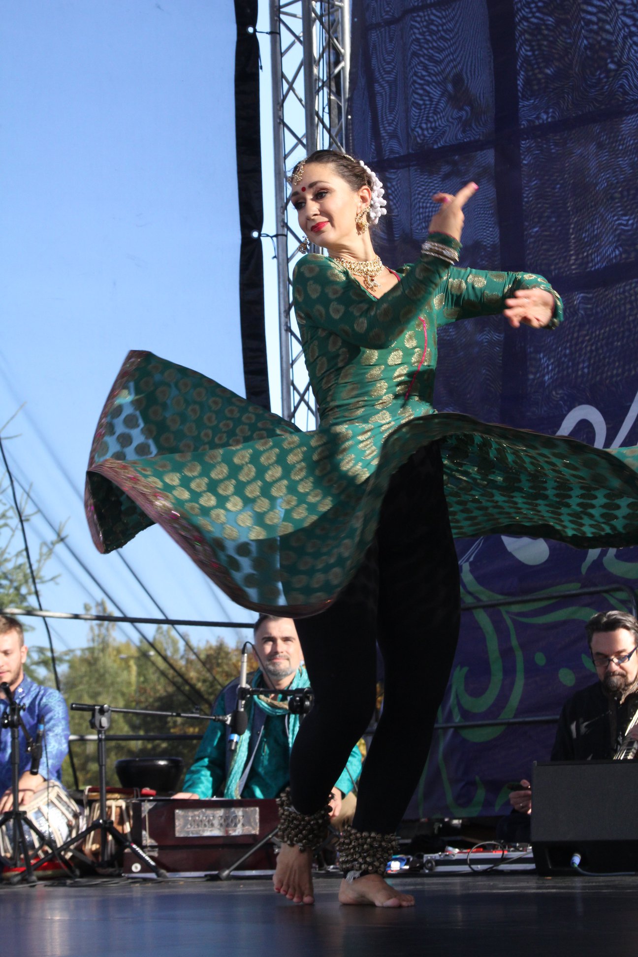 spins_kathak